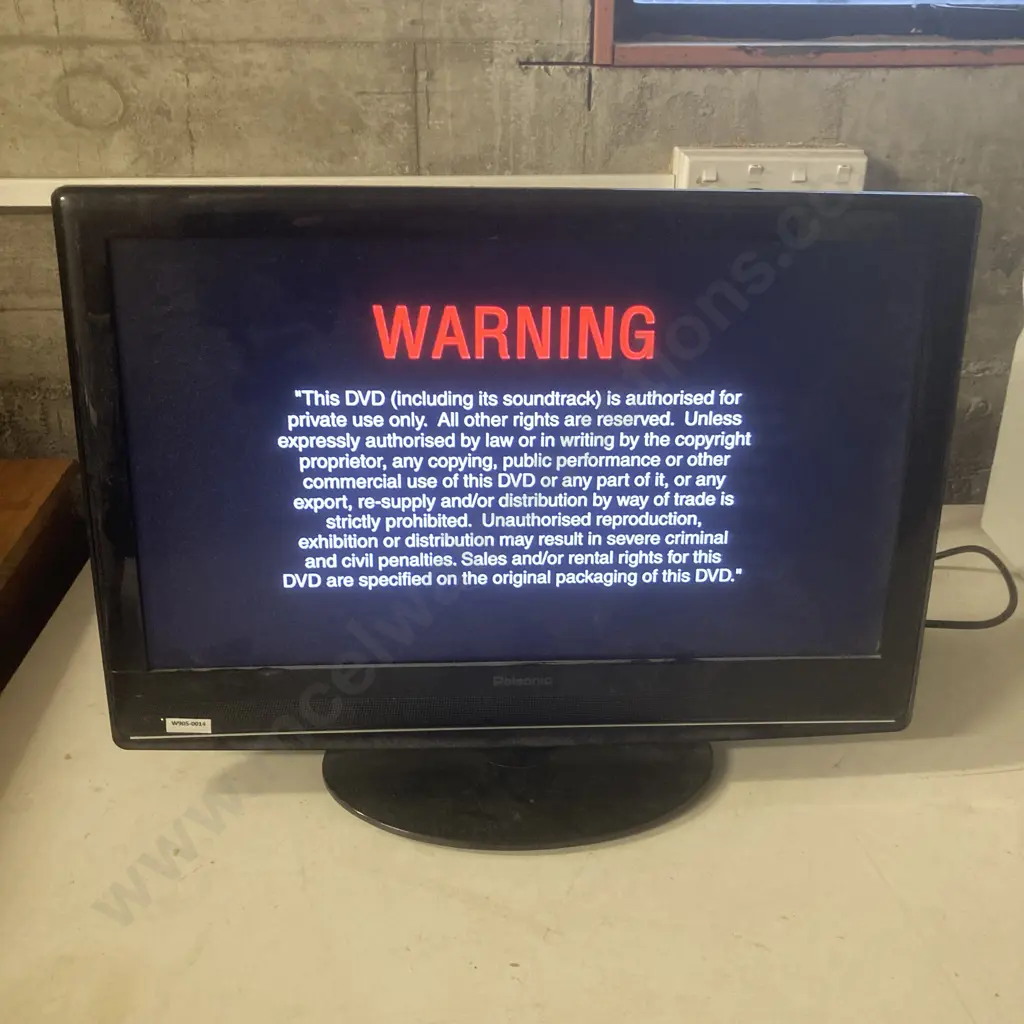 Palsonic 60cm LCD TV With DVD & DVB-T With Remote Control, Model TFTV6042FHD (DVD Not Working As It Should) Image 1++